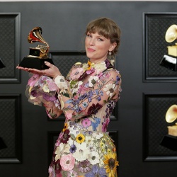 03-14 - 63rd Grammy Awards in Los Angeles - Press Room